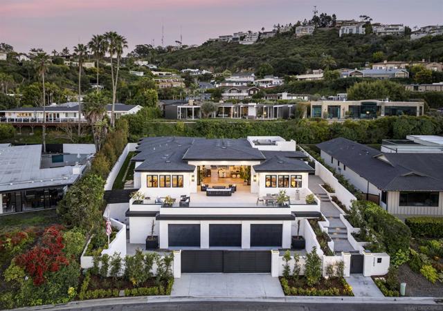 2365 Via Siena, La Jolla CA: https://media.crmls.org/mediaz/1679137e-f7bc-45b0-a51c-3bc59ad5f491.jpg