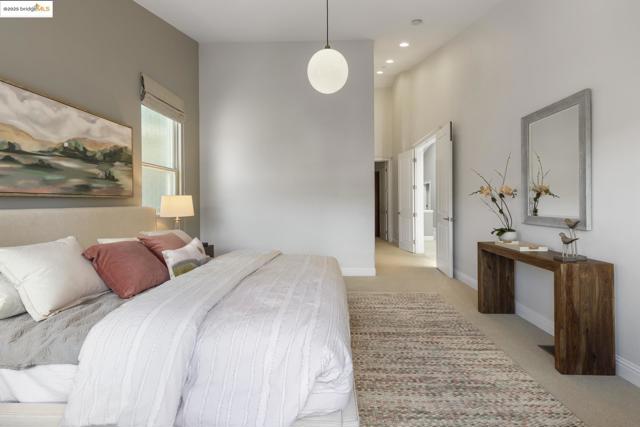 205 Sheridan RD, Oakland CA: https://media.crmls.org/mediaz/16794f3c-50ab-440c-885f-bdc37b6baf45.jpg