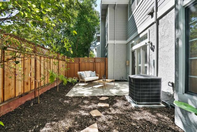 314 W Meadows Ln, Danville CA: https://media.crmls.org/mediaz/1679560f-3b09-401e-b043-b571ecad90f4.jpg