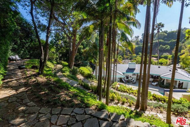 2034 Outpost Drive, Los Angeles CA: https://media.crmls.org/mediaz/1679dde9-fbbc-4435-bd69-ce605c5da21f.jpg