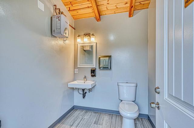 7550 Sandholdt Road, Moss Landing CA: https://media.crmls.org/mediaz/167abcb4-e43b-498a-869c-3b4380465e16.jpg