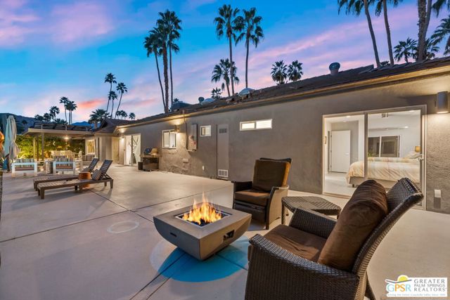 1244 S San Mateo Drive, Palm Springs CA: https://media.crmls.org/mediaz/167accba-a0ae-415f-9b3e-69644fd465db.jpg