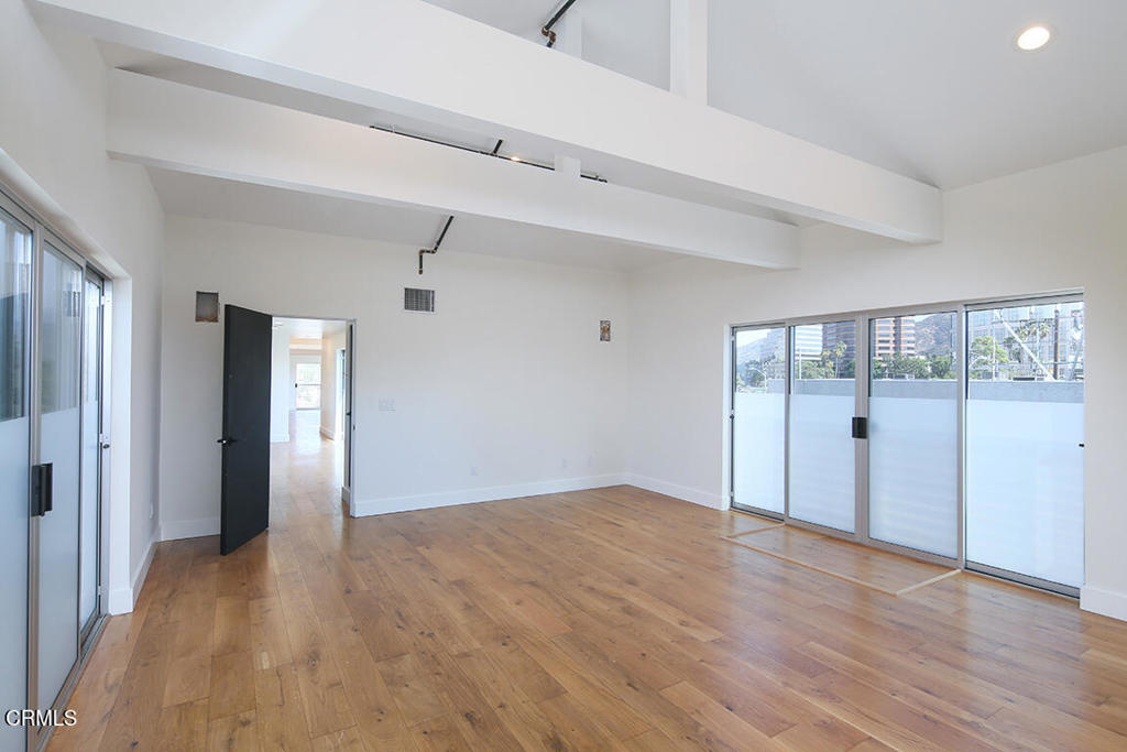 215 N Hollywood WayBurbank img 34
