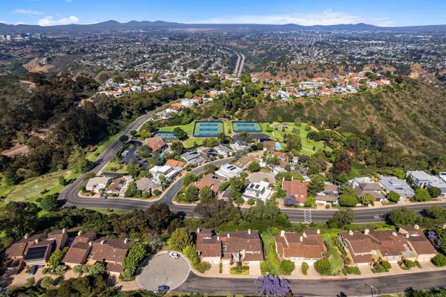 6635 Caminito Scioto, La Jolla CA: https://media.crmls.org/mediaz/167bcb5a-7fdd-4ee8-b4a1-79bd69262497.jpg