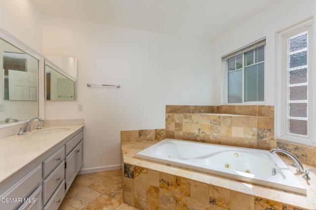 2927 Shirley Drive, Newbury Park CA: https://media.crmls.org/mediaz/167caa53-8d6a-4a4a-b20b-b8d33da3158f.jpg