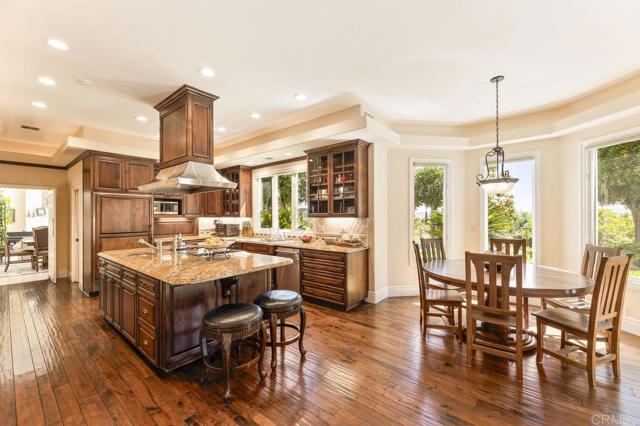 14963 Huntington Gate Drive, Poway CA: https://media.crmls.org/mediaz/167cdab7-7eb7-48c5-83da-44a3e77412c1.jpg