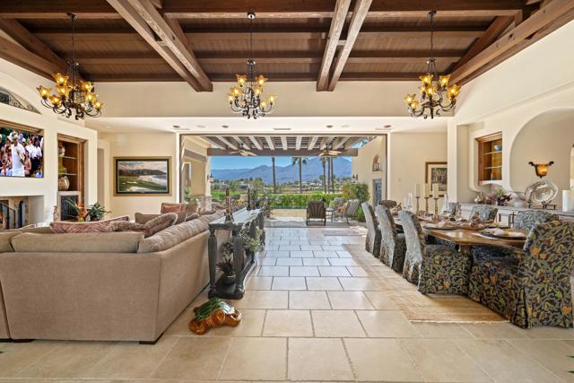 80675 Via Portofino, La Quinta CA: https://media.crmls.org/mediaz/167cfc04-5336-42fa-9654-552cf8710a6d.jpg