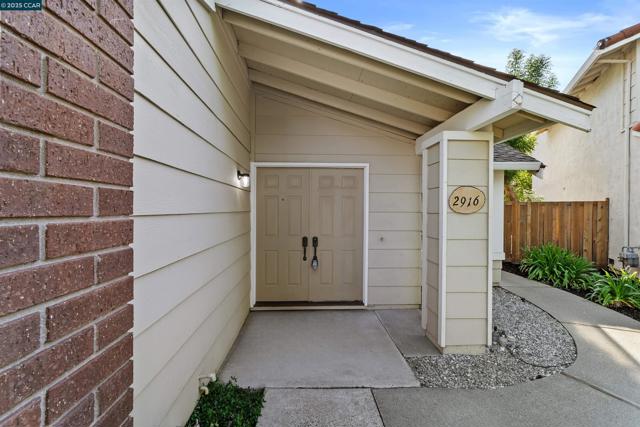 2916 Sombrero Circle, San Ramon CA: https://media.crmls.org/mediaz/167d0c3d-4fab-4190-bc83-2272bdb65b72.jpg