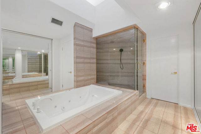 32215 Pacific Coast Highway, Malibu CA: https://media.crmls.org/mediaz/167d5046-0cdc-4731-ad4b-439edd35110f.jpg