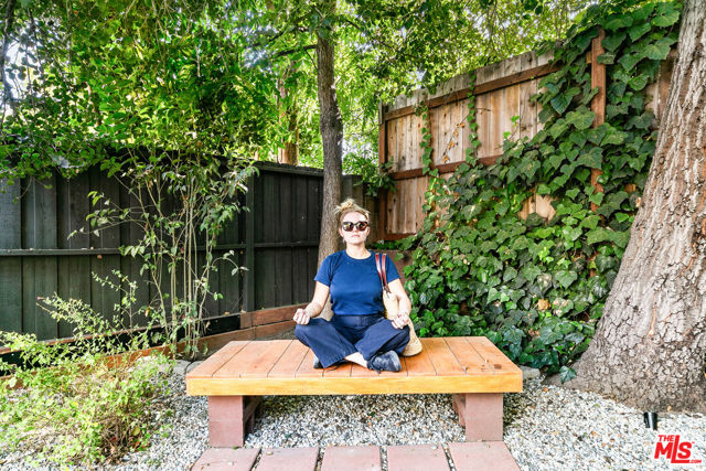 4171 Kraft Avenue, Studio City CA: https://media.crmls.org/mediaz/167d61ec-a8f4-44e2-afa9-733334494878.jpg