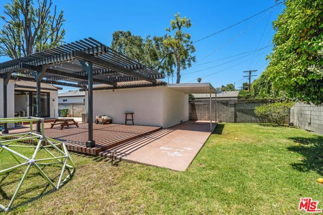 14357 Collins Street, Sherman Oaks CA: https://media.crmls.org/mediaz/167dddd5-6835-4a46-94eb-6142279a4814.jpg