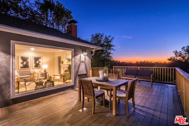 4015 Karelia Street, Los Angeles CA: https://media.crmls.org/mediaz/167e2b44-0b92-447e-a233-8f2b8202c93f.jpg