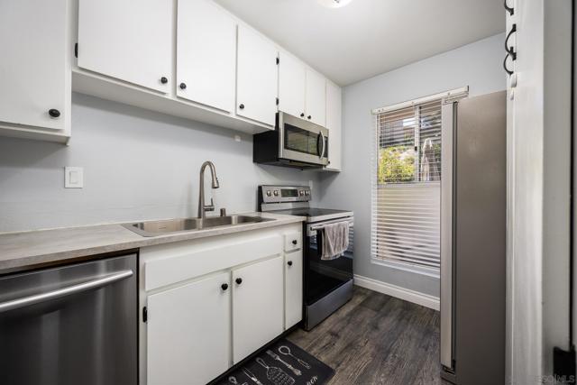 5700 Baltimore Dr, La Mesa CA: https://media.crmls.org/mediaz/167edeb1-80f3-47b9-b442-973bbd05e177.jpg