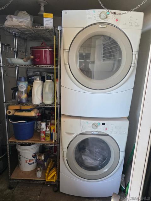 8644 New Salem St, San Diego CA: https://media.crmls.org/mediaz/167f0ba0-3107-4414-84d9-74ad6644a511.jpg