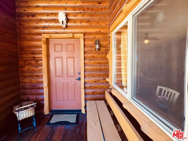 539 Lakewood Lane, Big Bear CA: https://media.crmls.org/mediaz/167f0fd7-c549-475f-89d0-4204ee77aa6b.jpg