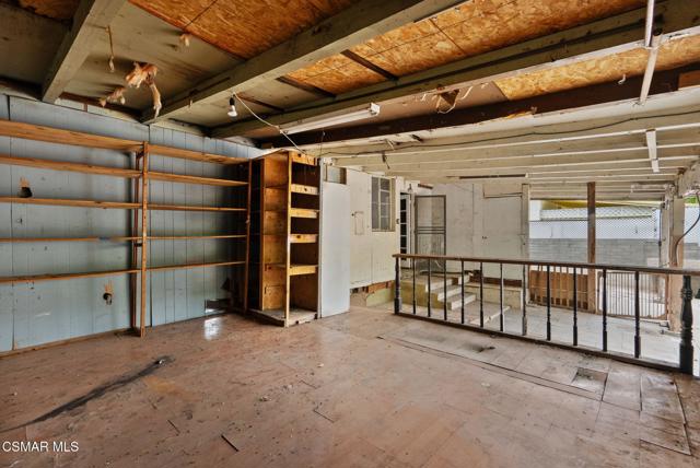17917 Burbank Boulevard, Encino CA: https://media.crmls.org/mediaz/167f6367-0582-489f-963a-49cd0a350ba3.jpg
