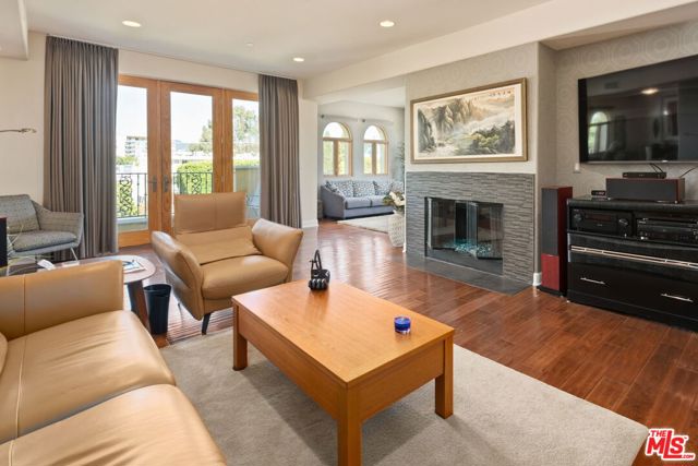 12026 Rhode Island Avenue, Los Angeles CA: https://media.crmls.org/mediaz/167f666a-5d3f-45ec-8341-4a11388fff4a.jpg