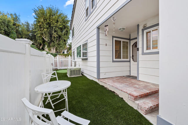 2782 Lemon Drive, Simi Valley CA: https://media.crmls.org/mediaz/167f9578-0c4c-4a01-b824-5774e23c4df5.jpg