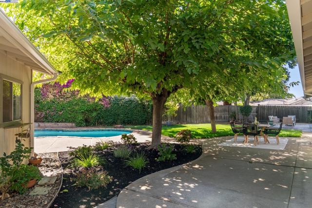 1515 Grove Way, Concord CA: https://media.crmls.org/mediaz/167fe323-72f0-4782-bf08-a179575bfe00.jpg
