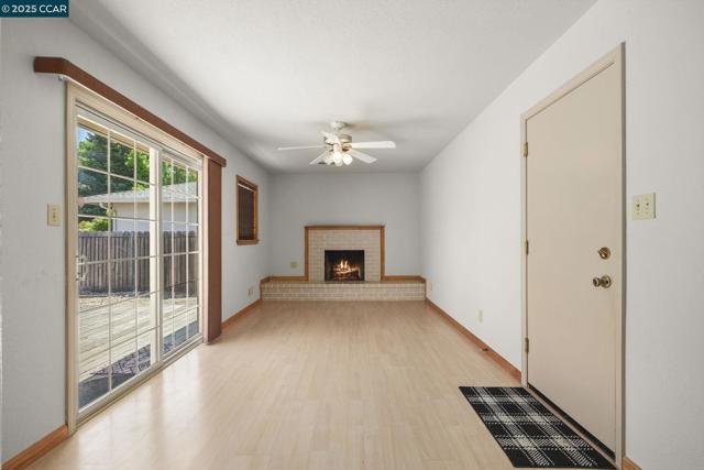 928 Sassel Ave, Concord CA: https://media.crmls.org/mediaz/16814c0b-17b8-4cf4-80ab-f46ba8522d79.jpg