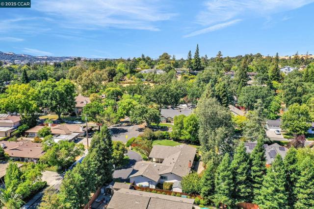 2032 Vanderslice Ave, Walnut Creek CA: https://media.crmls.org/mediaz/16816acd-0f7a-477d-afd9-fe00293dee00.jpg