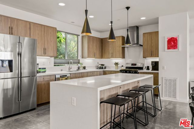 1344 Douglas Street, Los Angeles CA: https://media.crmls.org/mediaz/1682f568-044a-4c76-aa41-45bf43a6a882.jpg