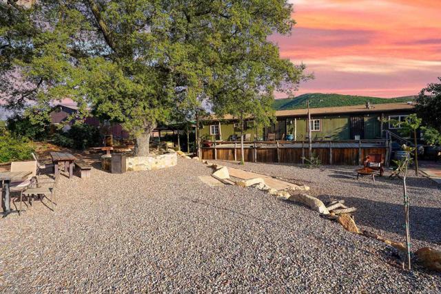 25260 E Old Julian Hwy, Ramona CA: https://media.crmls.org/mediaz/16833fd0-d7f4-42e4-92b0-3b982c9ad6aa.jpg