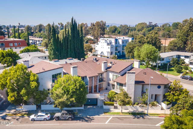 Detail Gallery Image 1 of 66 For 4459 Moorpark Way, Toluca Lake,  CA 91602 - 2 Beds | 2/1 Baths