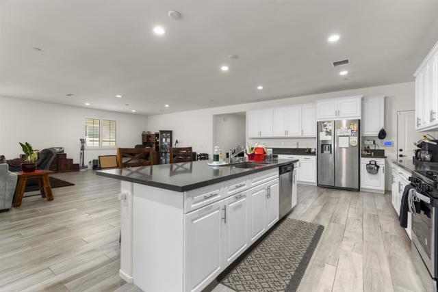 Detail Gallery Image 9 of 28 For 34885 Heartland Ln, Murrieta,  CA 92563 - 4 Beds | 3 Baths