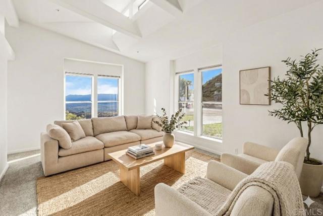 Detail Gallery Image 12 of 40 For 15351 Isla Vista Rd, Jamul,  CA 91935 - 4 Beds | 4 Baths