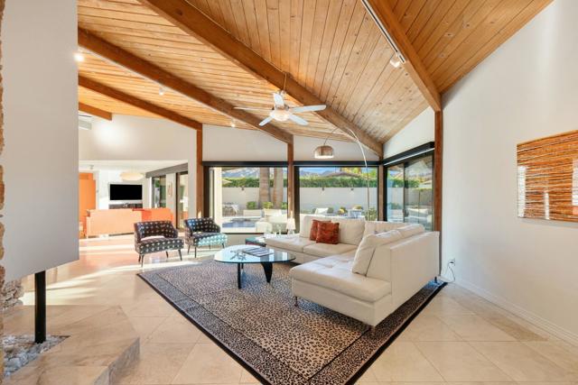 45371 Rancho Palmeras Drive, Indian Wells CA: https://media.crmls.org/mediaz/1684a43b-ed00-4235-8789-0c59608c7c2f.jpg