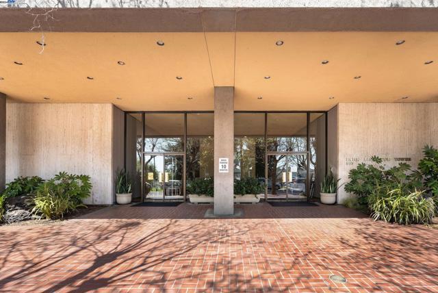 Image 4 of 50 For 565 Bellevue  1903