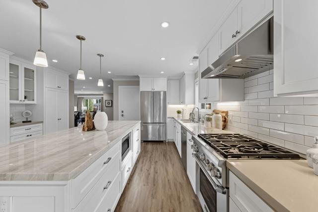 1426 Chestnut Street, San Carlos CA: https://media.crmls.org/mediaz/1685c0d0-c09c-4e05-9c63-c19556a963cd.jpg