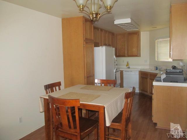 Detail Gallery Image 4 of 13 For 2713 Antonio Dr #106,  Camarillo,  CA 93010 - 2 Beds | 2 Baths