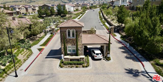 20659 W Beech Circle, Porter Ranch CA: https://media.crmls.org/mediaz/168680c8-aee8-4f8b-aa68-6506d65a0194.jpg