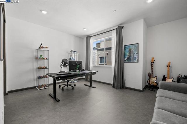 5483 Melissa Ln, Dublin CA: https://media.crmls.org/mediaz/16868d3b-2869-4729-8dd5-985718d5ed13.jpg