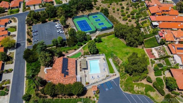 907 Ridge Heights Road, Fallbrook CA: https://media.crmls.org/mediaz/1686dbdc-34dc-4367-8f98-ad2484224c6d.jpg