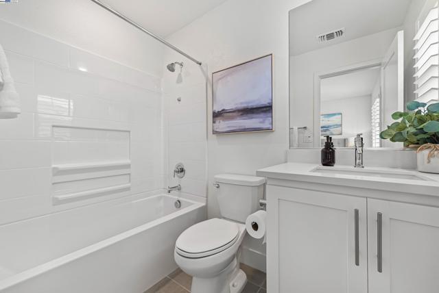 37456 Sand Drift Rd, Newark CA: https://media.crmls.org/mediaz/16876744-be1d-4da1-ae33-6f4105a1ecd3.jpg
