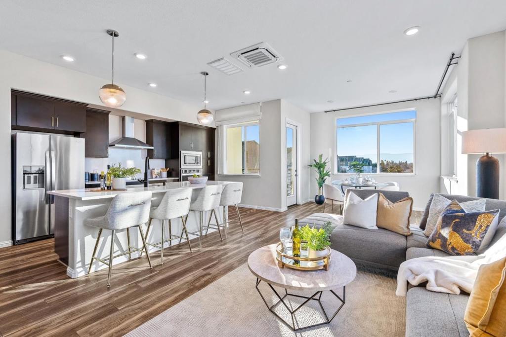 3207 Mallard Court #401