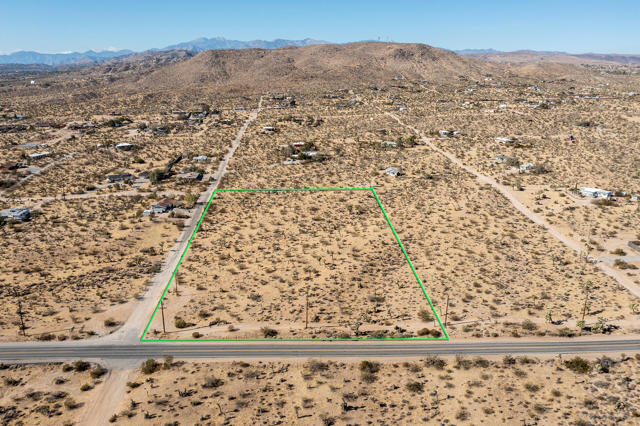 5610 Yucca Mesa Road, Yucca Valley CA: https://media.crmls.org/mediaz/1688194a-cb10-4e81-ba5f-6a791994e02c.jpg