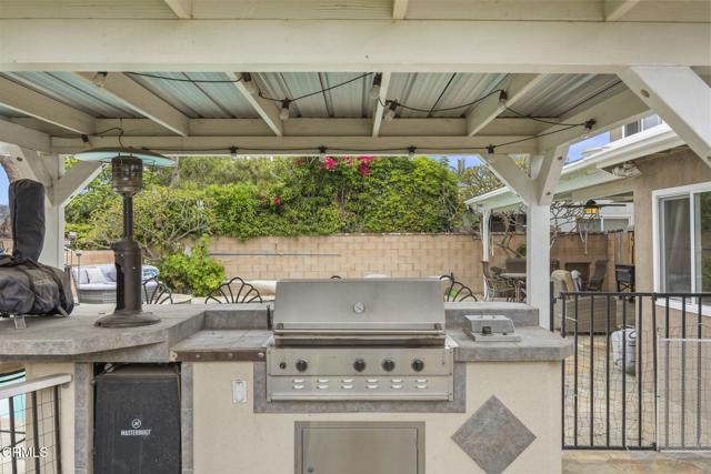 1099 N Agusta Avenue, Camarillo CA: https://media.crmls.org/mediaz/1688da21-3bed-4053-b52e-2ed8d294e351.jpg