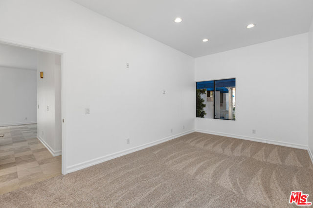 8324 Regents Road, San Diego CA: https://media.crmls.org/mediaz/168921cf-3d13-479c-ae1d-162d442441bb.jpg