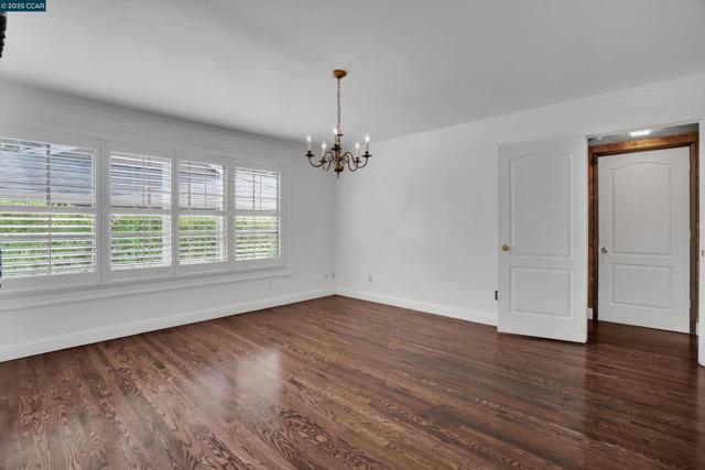 4404 Meadowbrook Dr, Richmond CA: https://media.crmls.org/mediaz/168a0df6-d568-44b1-bf45-6de0a10f4621.jpg