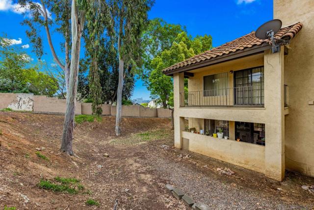 1146 Grape St, San Marcos CA: https://media.crmls.org/mediaz/168b1775-1a29-4bd1-b052-3a42272772a1.jpg