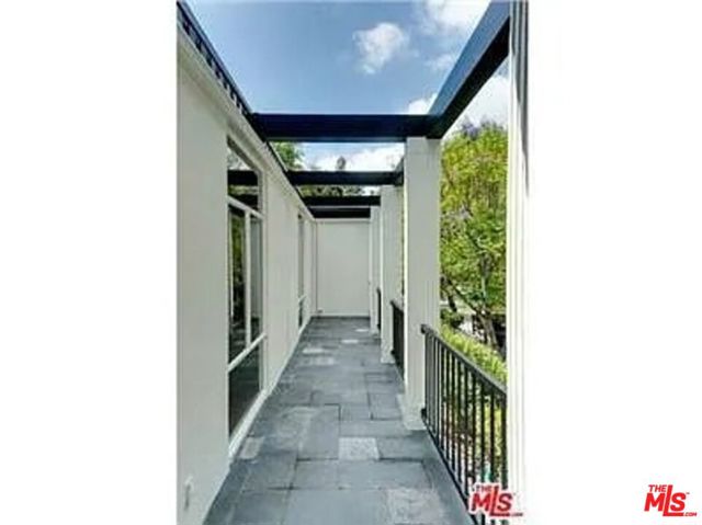 Drew Fenton | 936 Chantilly Road Los Angeles CA | MLS: 7576293