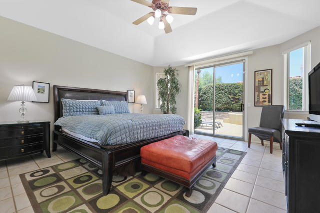 2450 Quincy Way, Palm Springs CA: https://media.crmls.org/mediaz/168ba285-8ebf-49b8-8f96-d625df61f8fb.jpg