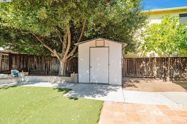 840 Menay Dr, Tracy CA: https://media.crmls.org/mediaz/168ba82b-e7fe-405d-8bdb-43d2fda39fab.jpg