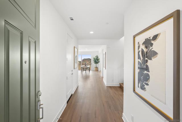 948 Visalia Pl, San Marcos CA: https://media.crmls.org/mediaz/168be857-8e3f-4992-851b-2329cb5df517.jpg