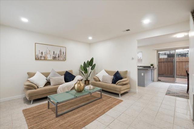 Detail Gallery Image 6 of 23 For 489 S Lincoln Ave, El Cajon,  CA 92020 - 2 Beds | 1/1 Baths