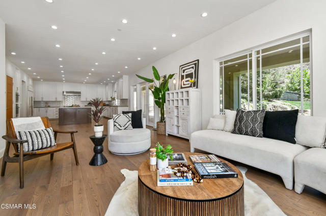 29677 Mulholland Highway, Agoura Hills CA: https://media.crmls.org/mediaz/168c886f-dfdc-4cff-a120-45b8fdbbf2bc.jpg